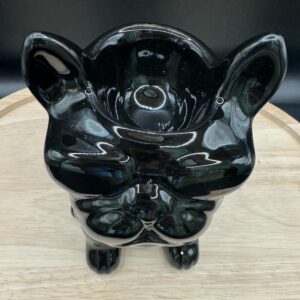 Vue dessus du diffuseur bulldog noir, design original en céramique
