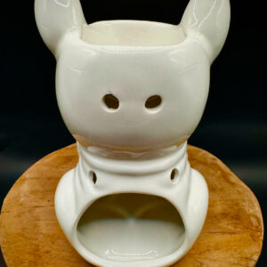 Vue de dos du brûleur d’arômes bulldog blanc en céramique